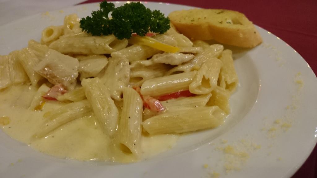 Bellmans Restaurant & Guesthouse Karon 외부 사진