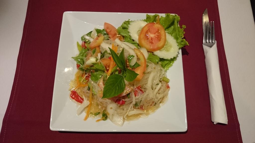 Bellmans Restaurant & Guesthouse Karon 외부 사진