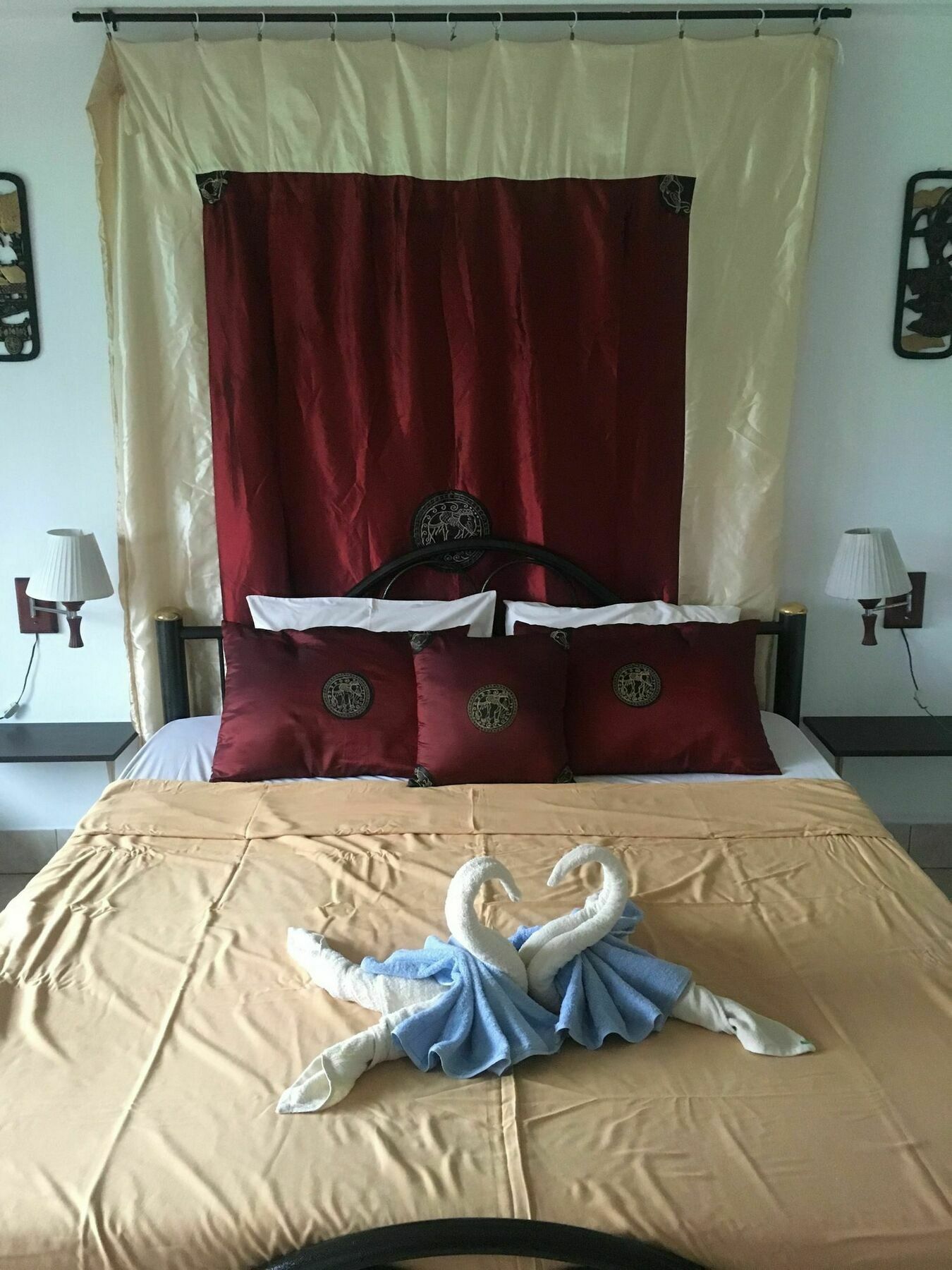 Bellmans Restaurant & Guesthouse Karon 외부 사진