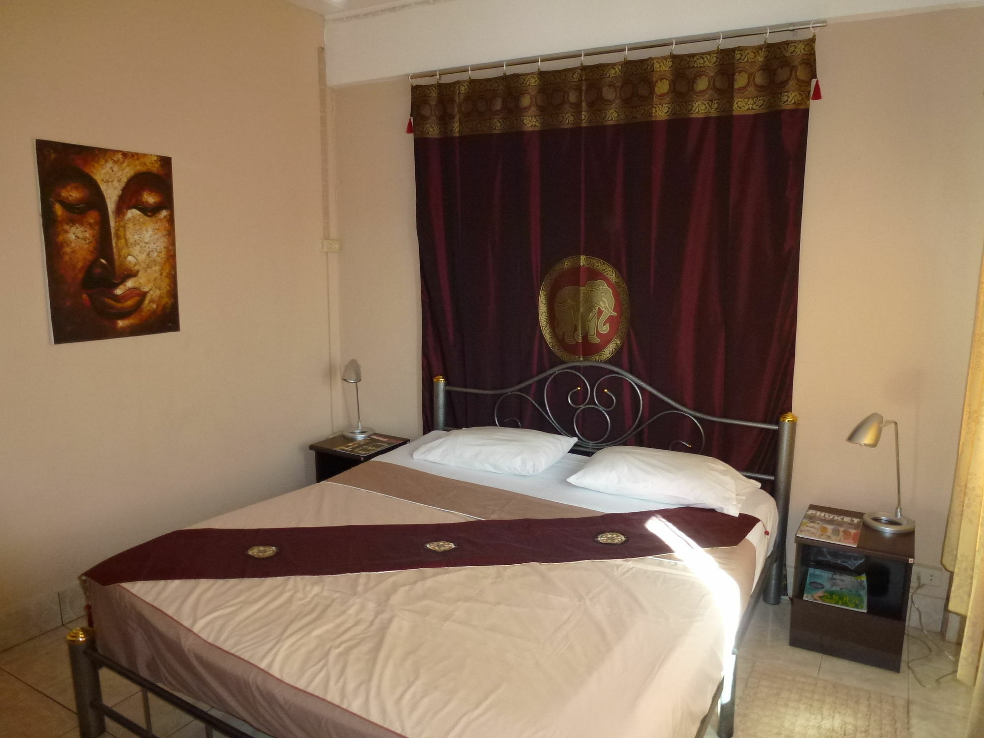 Bellmans Restaurant & Guesthouse Karon 외부 사진