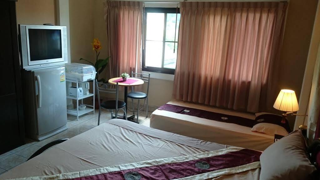 Bellmans Restaurant & Guesthouse Karon 외부 사진